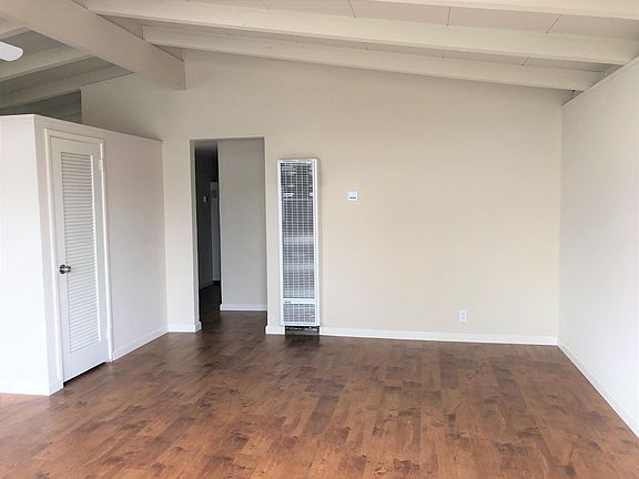 5th image of 307 Greenlake Dr