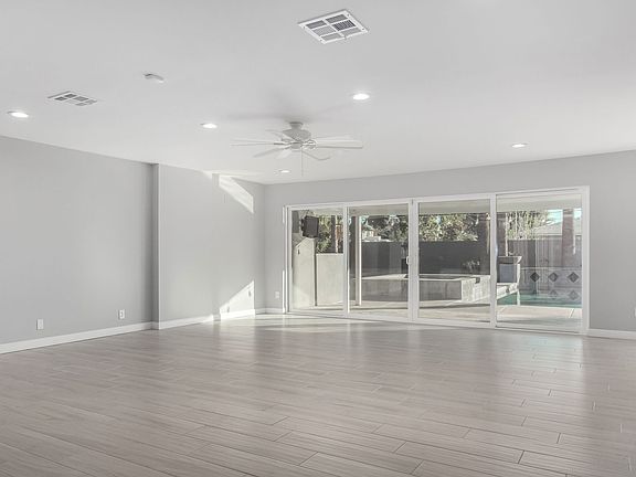 3rd image of 3609 E Highland Ave