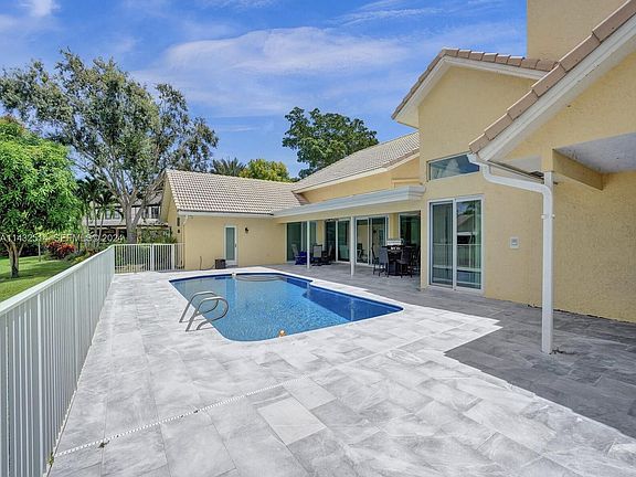 5th image of 4495 Woodfield Blvd