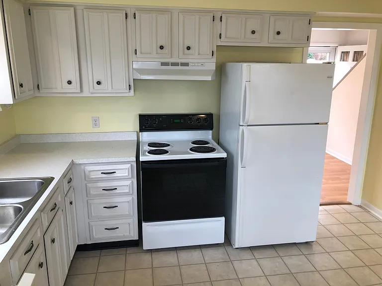 1228 Holmes Ave — Photo 7