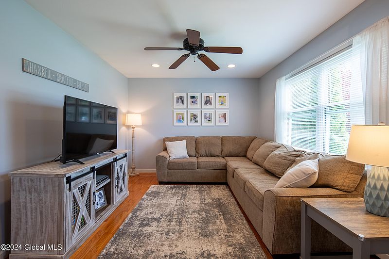 4th image of 29 Conliss Avenue