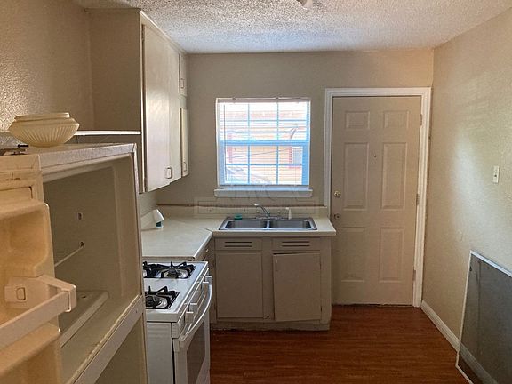 5th image of 1109 Jacqueline St