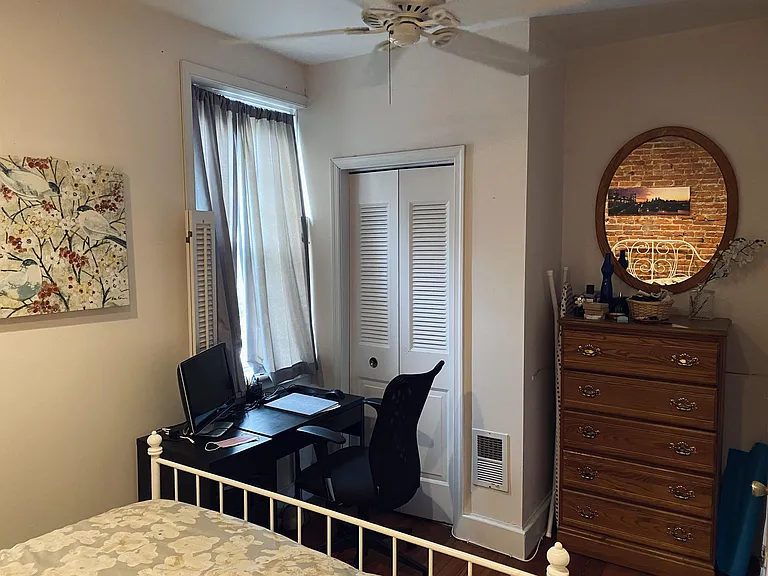734 N Taylor St — Photo 3