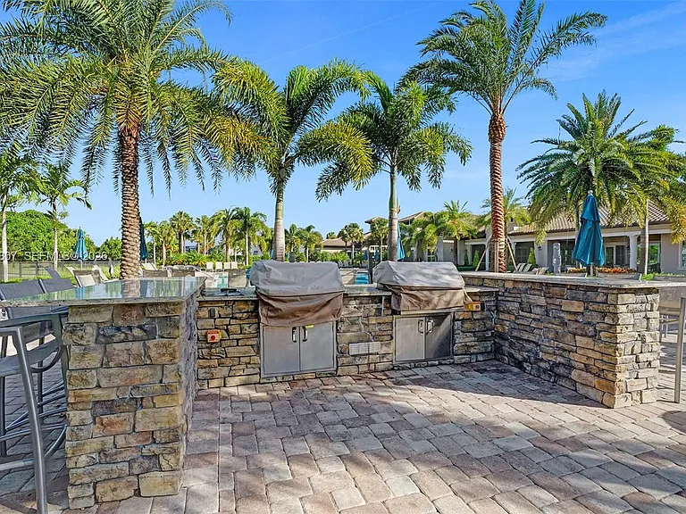 4764 Eucalyptus Dr — Photo 65