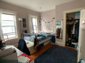 24 Greenleaf Ave