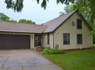 11783 Graystone Cir, Roscoe, IL 61073