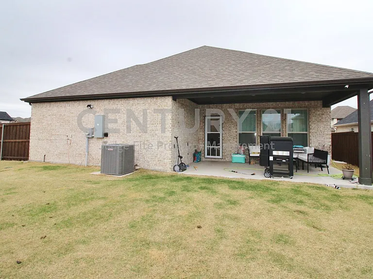 218 Mockingbird Dr — Photo 11