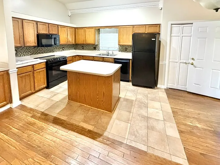 876 Wood Cade Cv — Photo 8