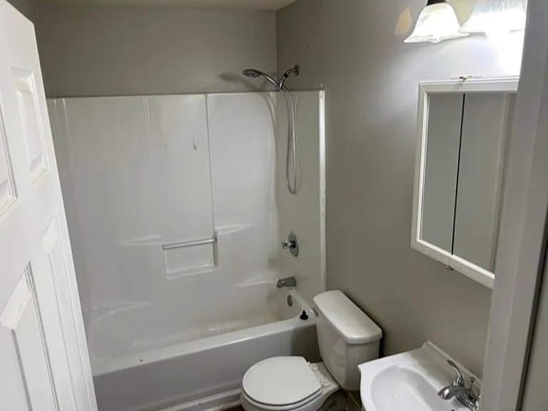 426 E 5th St #Z1 — Photo 4