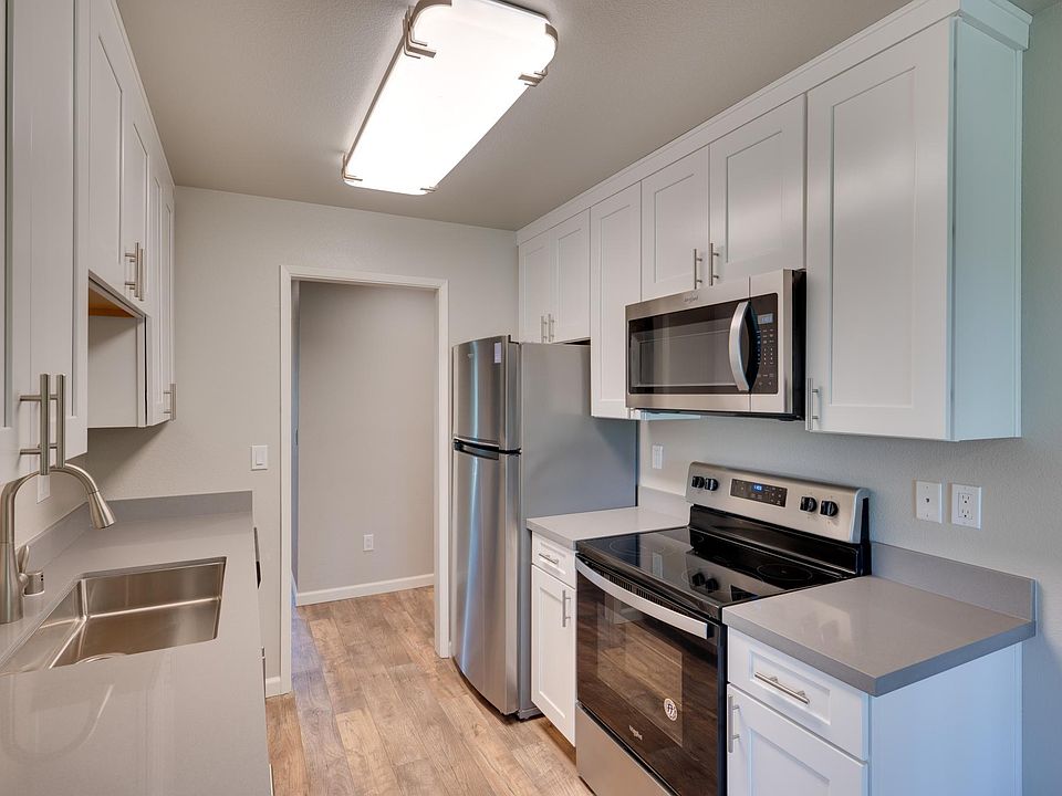 1st image of 67 Murdell Ln #57