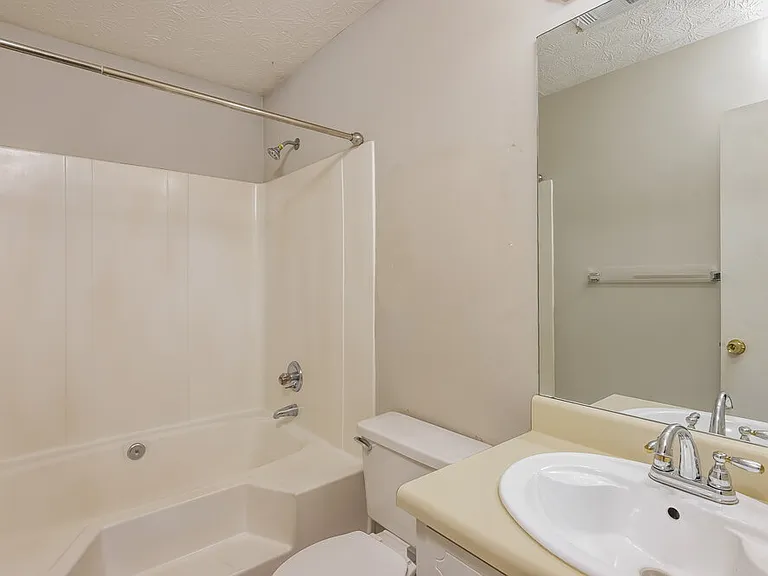 411 Cindy Dr SE — Photo 10