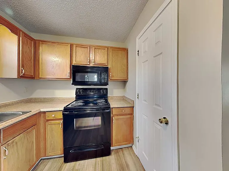 110 Auburn Park — Photo 10