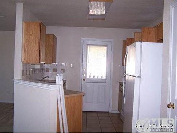 5th image of 320 N 10th St
