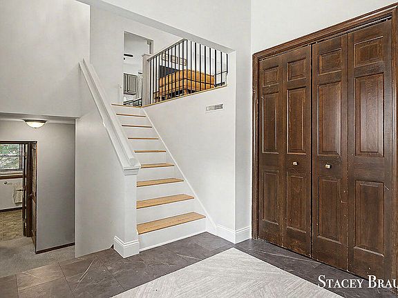 5th image of 8264 Atlanta Ct NE