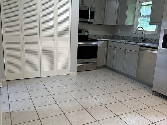 3rd image of 2305 Grierson Pl