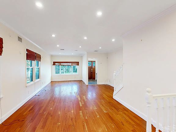 4th image of 7214 Manse St