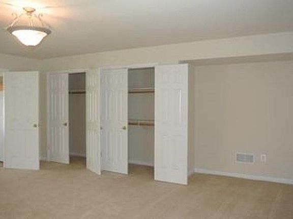 3rd image of 7513 Woodpalace Ct