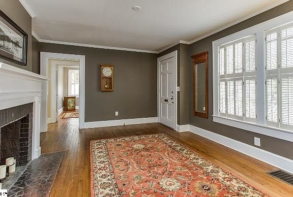 4th image of 107 Melville Ave