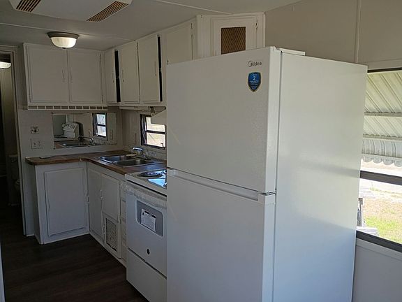 5th image of 27 Lily Dr #123