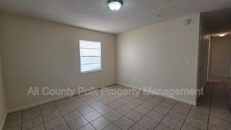 2 bed, 1.0 bath, 878 sqft, $1,195 — Photo 3
