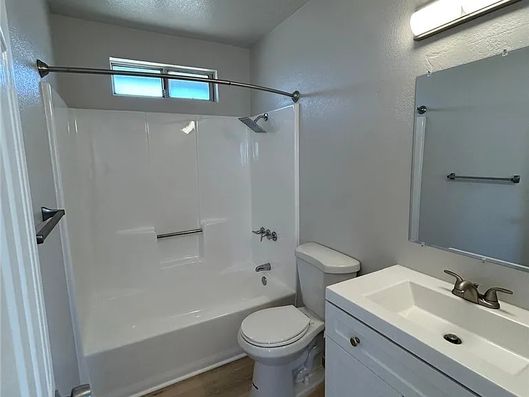 6474 Camarilla Ave — Photo 7