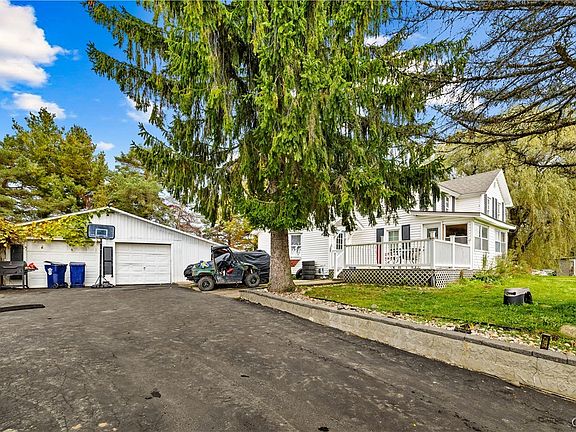 3rd image of 693 Windfall Rd