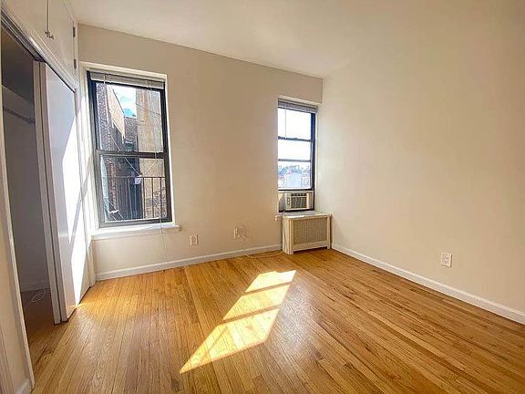 2nd image of 78 Bank St APT 20