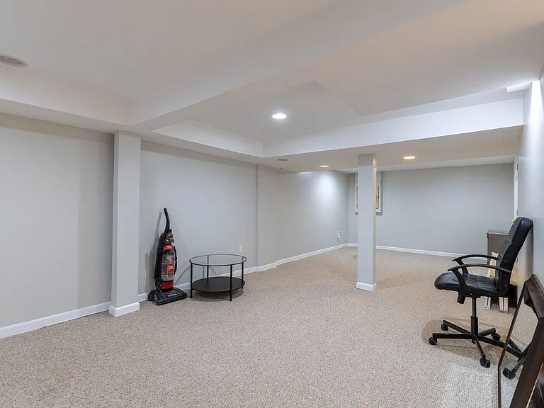183 Durham Ave — Photo 21