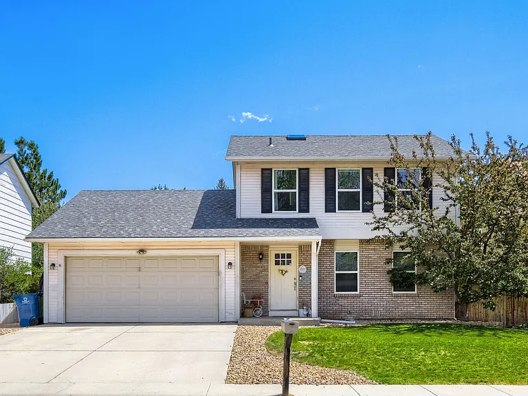 245 Lanfare Pl — Photo 1