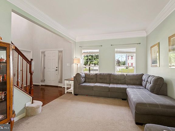 3rd image of 208 N Field Way