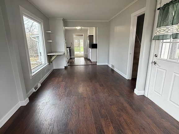 3rd image of 2209 Douglas Ave
