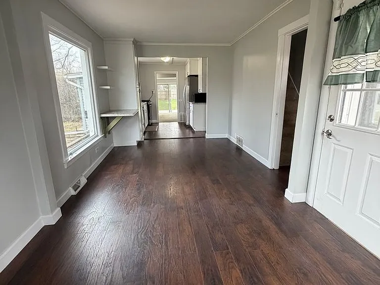 2209 Douglas Ave — Photo 3