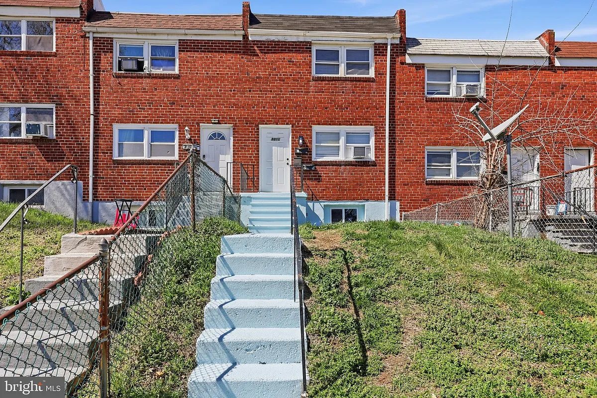 Building Photo - 3816 W Bay Ave #1