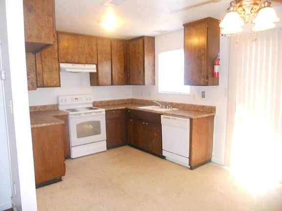 4th image of 2850 Chelmsford Way