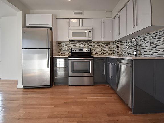3rd image of 5205 Queens Blvd APT 7A