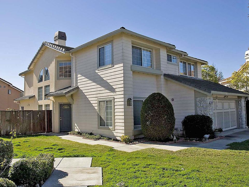 1st image of 32408 Westport Ct
