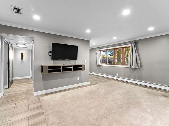 3rd image of 3544 S Gateway Blvd
