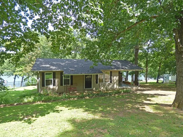15 W Lakeshore Dr, Cherokee Village, AR 72529