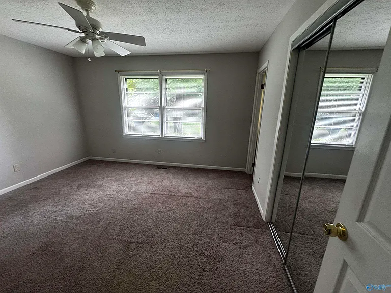 109 Carol Dr — Photo 8