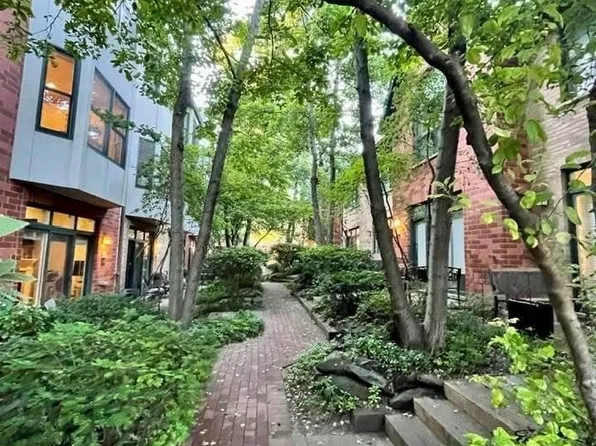 2743 N Wolcott Ave Unit 47, Chicago, IL 60614