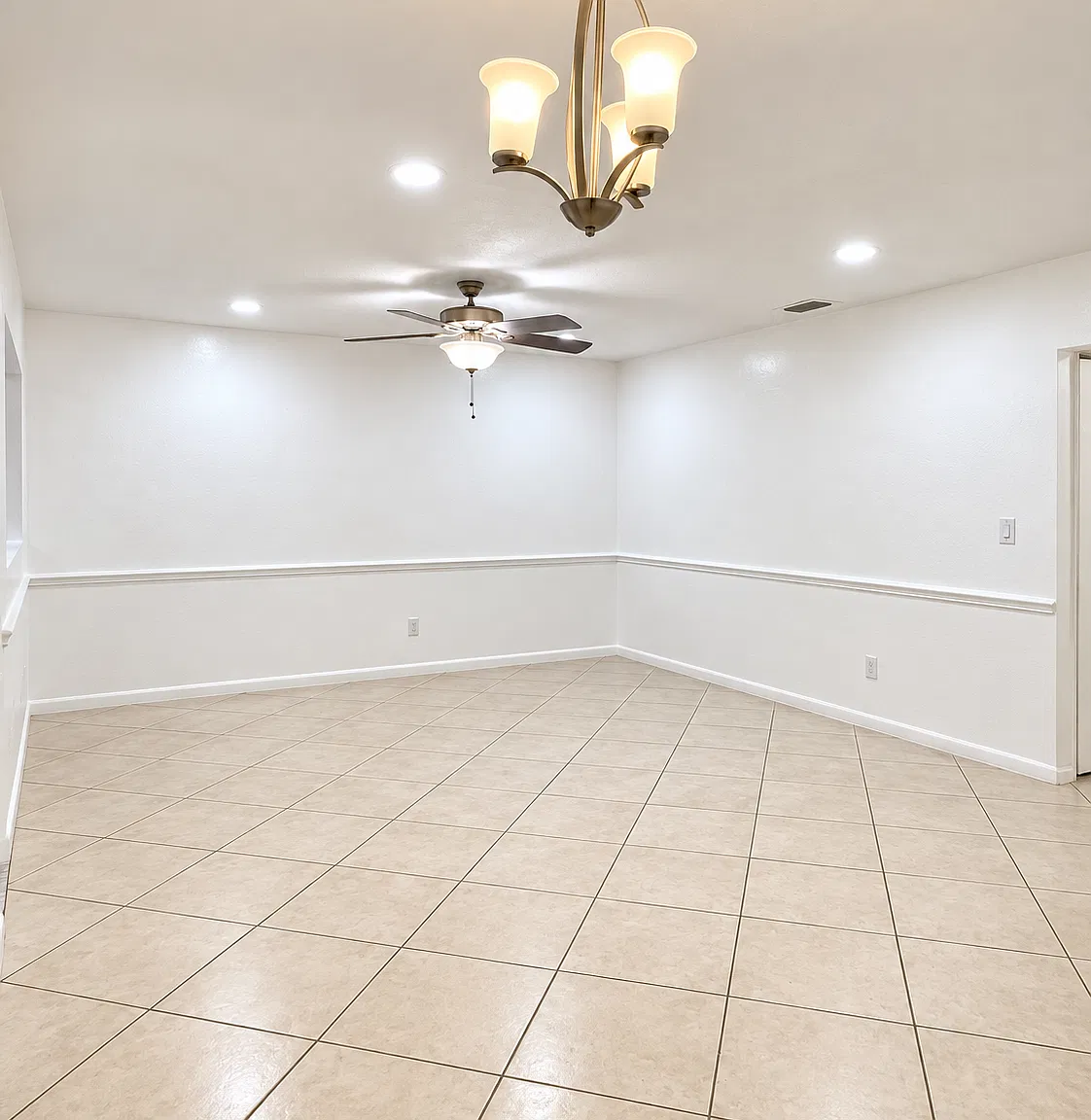 2 bed, 1108 sqft, $1,800 — Photo 3