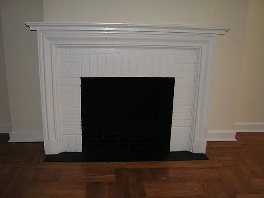 Rented by Siderow Residential Group | media 7