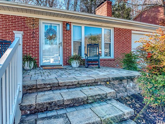 3rd image of 16166 Richardson Ave