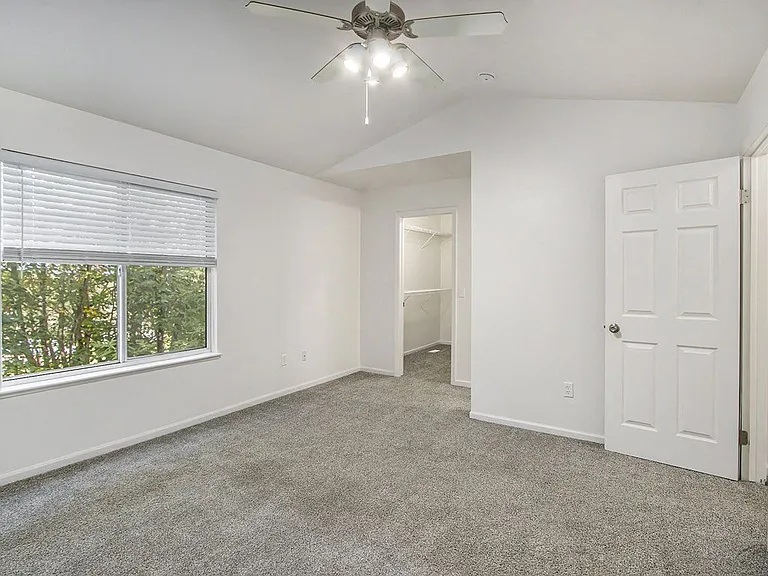 Gull Prairie/Gull Run Apartments and Townhomes — Photo 56