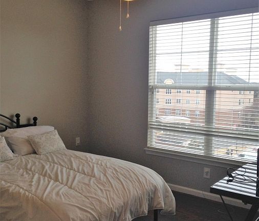 5th image of 205 Meeting House Station Sq APT 402