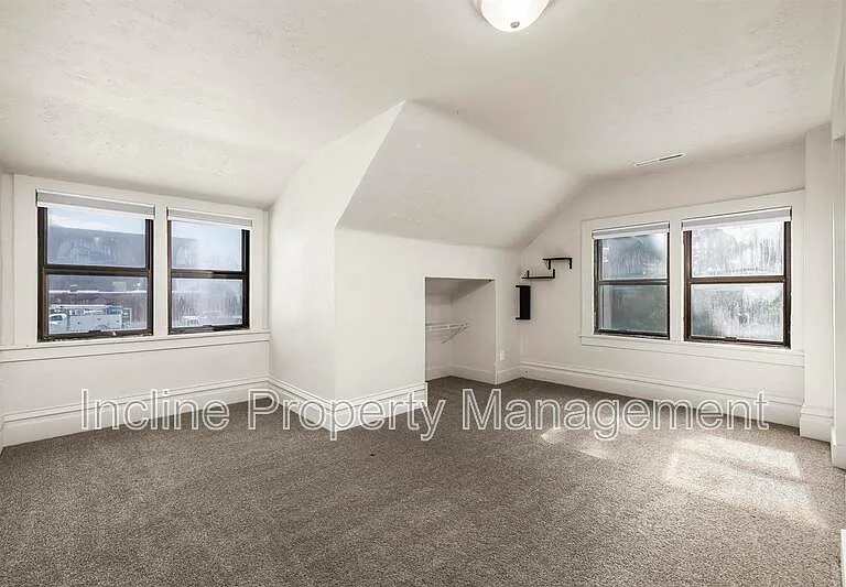 31 W 100 N — Photo 13