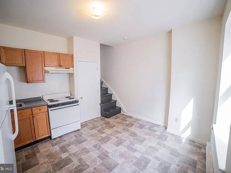 1305 N Lawrence St #8 — Photo 5