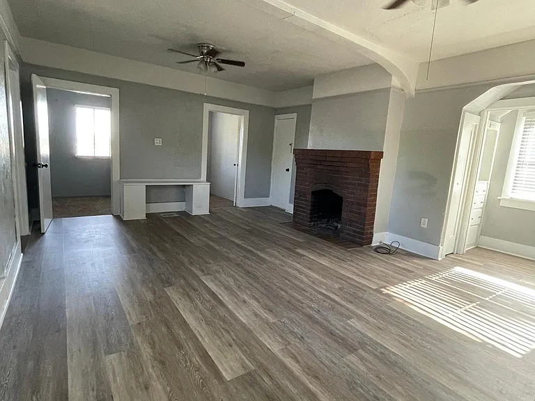109 S 5th Ave — Photo 9