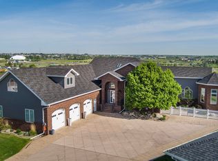 1916 Harding Pl, Bismarck, ND 58501