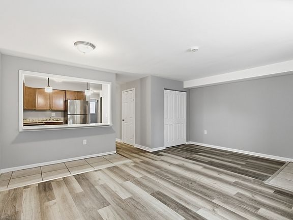 4th image of 906 N Fulton Ave #1